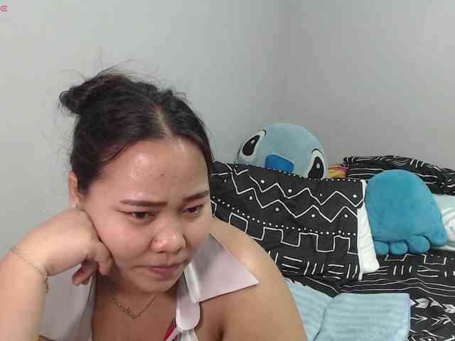 BubbleButtPinay webcam