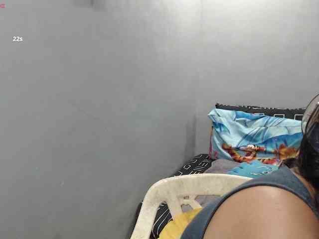 BubbleButtPinay webcam