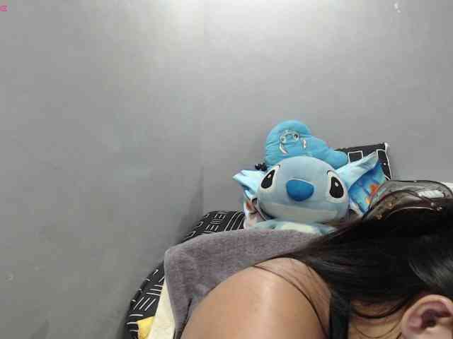 BubbleButtPinay webcam