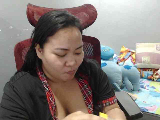 BubbleButtPinay webcam