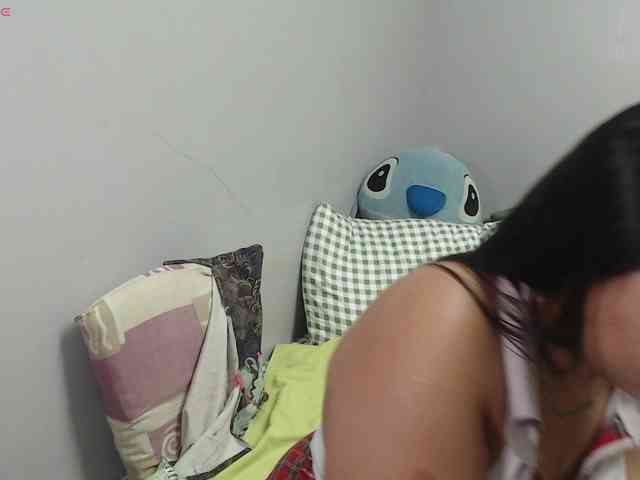 BubbleButtPinay webcam