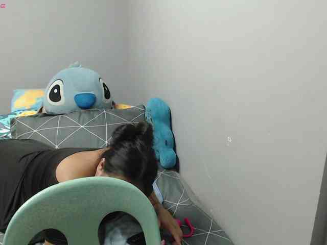 BubbleButtPinay webcam