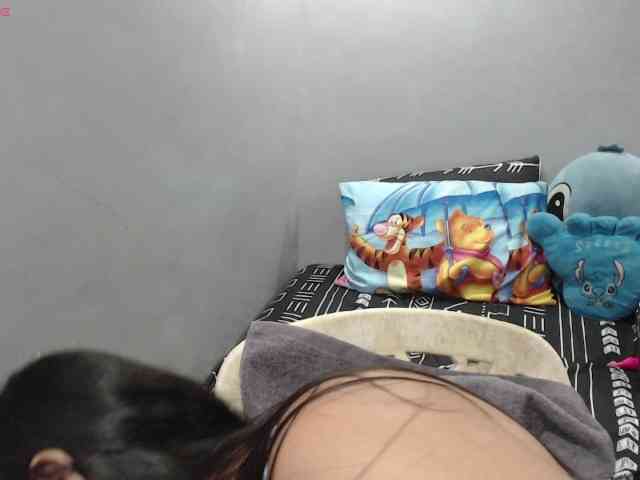 BubbleButtPinay webcam