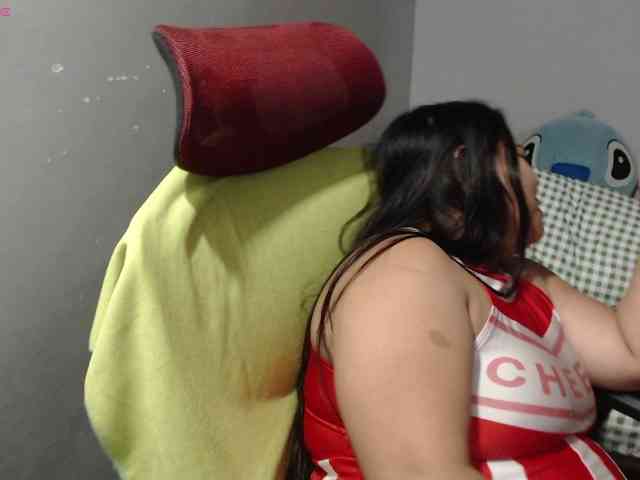 BubbleButtPinay webcam