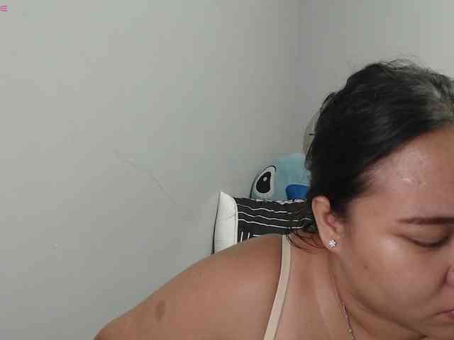 BubbleButtPinay webcam