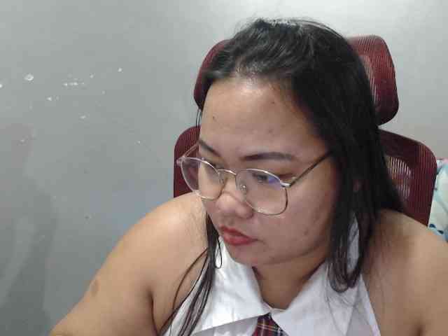 BubbleButtPinay webcam