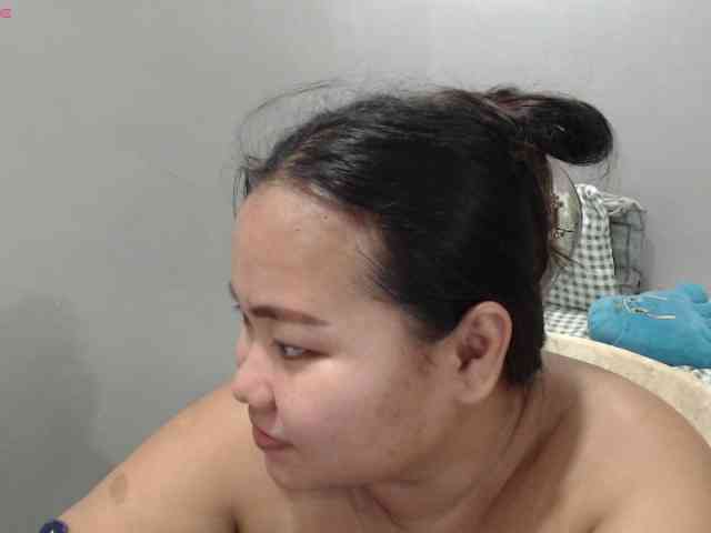 BubbleButtPinay webcam