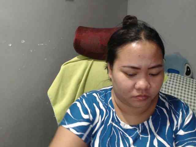 BubbleButtPinay webcam