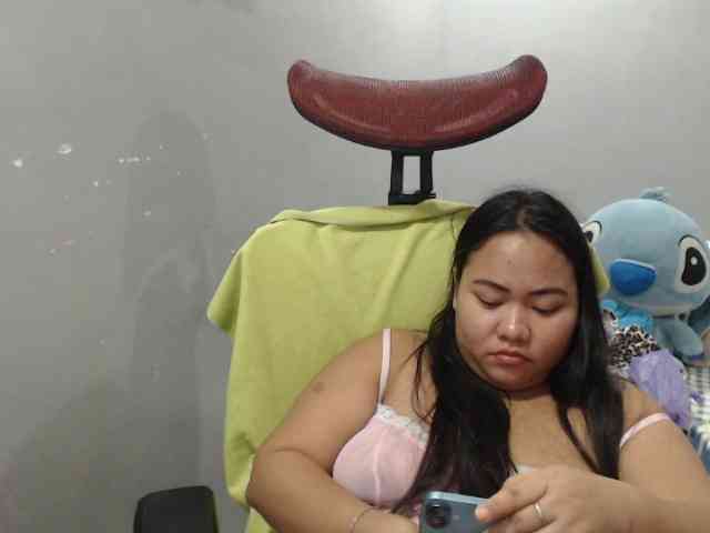 BubbleButtPinay webcam