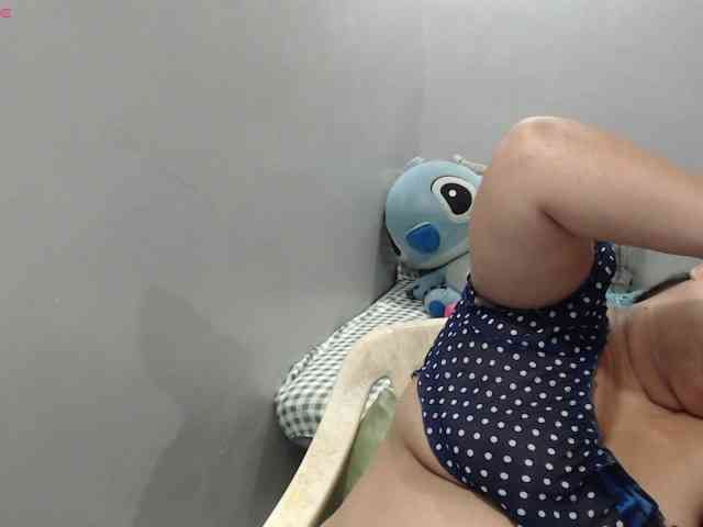 BubbleButtPinay webcam