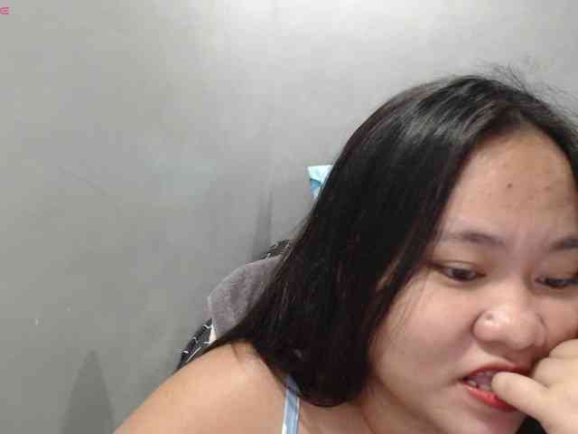 BubbleButtPinay webcam