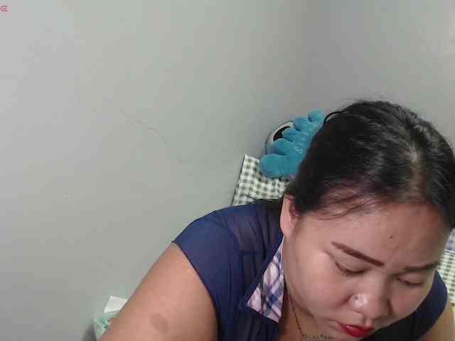 BubbleButtPinay webcam