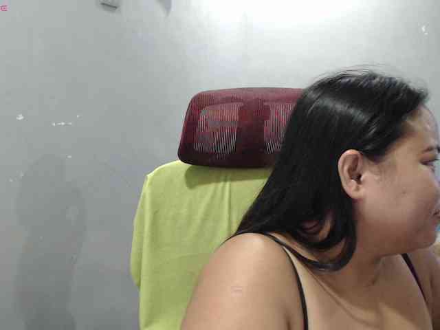 BubbleButtPinay webcam