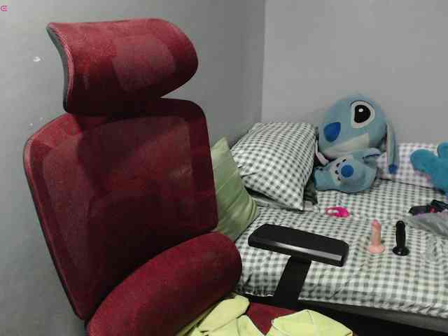 BubbleButtPinay webcam