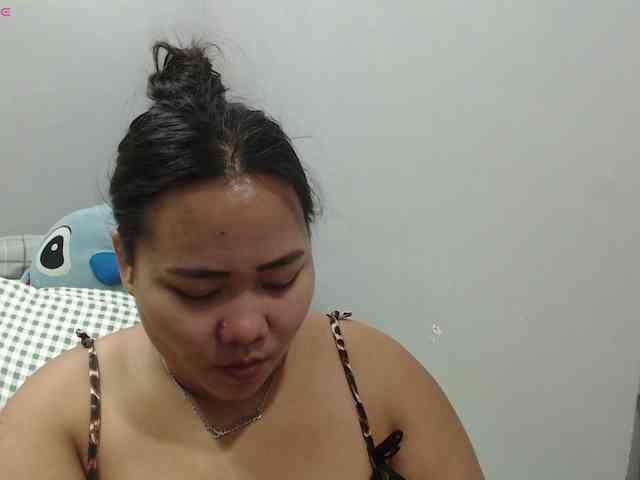 BubbleButtPinay webcam