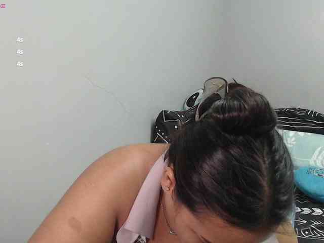 BubbleButtPinay webcam