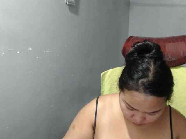 BubbleButtPinay webcam