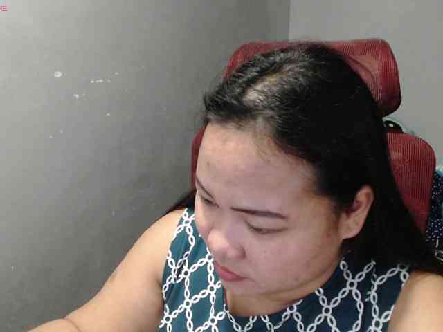 BubbleButtPinay webcam