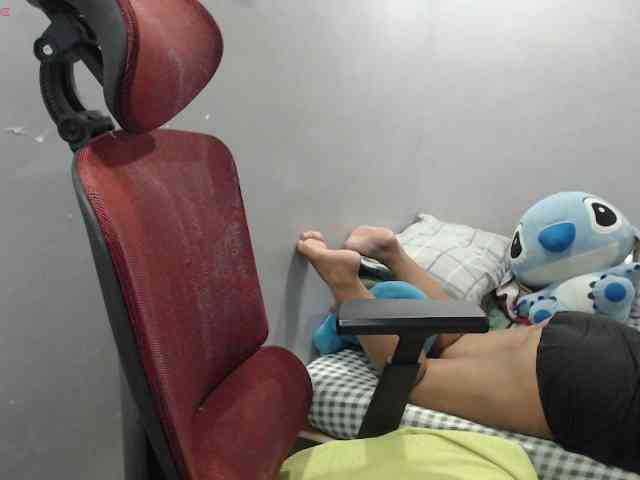 BubbleButtPinay webcam