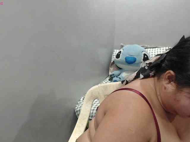 BubbleButtPinay webcam