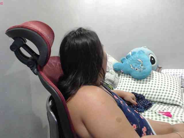 BubbleButtPinay webcam