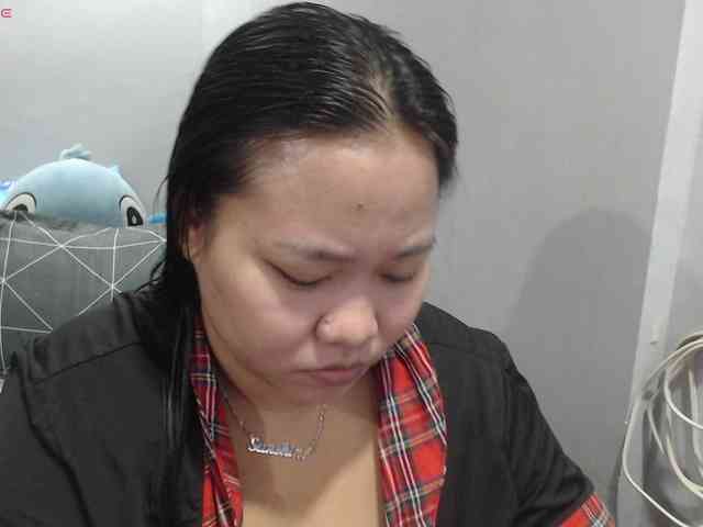 BubbleButtPinay webcam