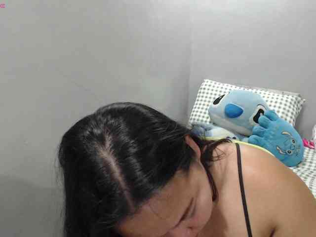 BubbleButtPinay webcam