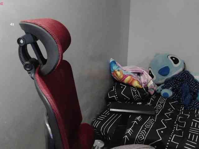 BubbleButtPinay webcam