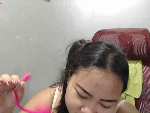 BubbleButtPinay webcam