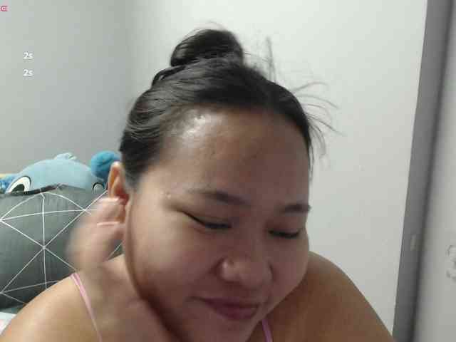 BubbleButtPinay webcam