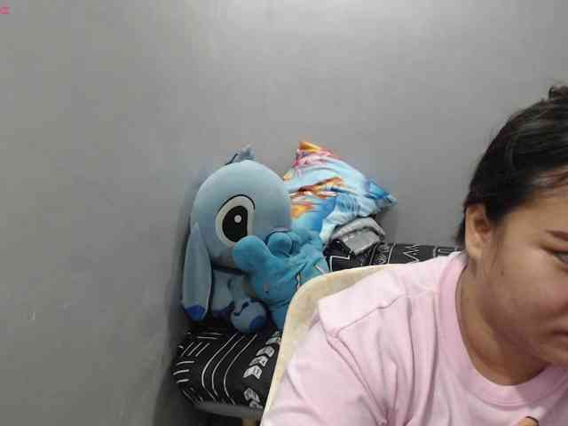 BubbleButtPinay webcam