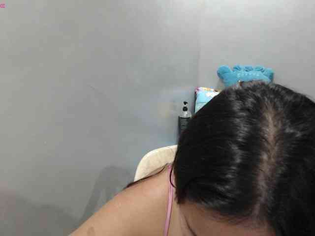 BubbleButtPinay webcam