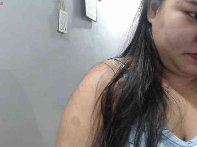 BubbleButtPinay webcam