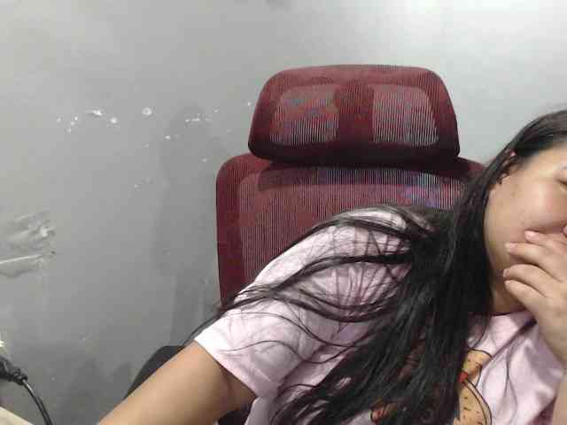 BubbleButtPinay webcam