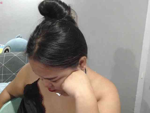 BubbleButtPinay webcam