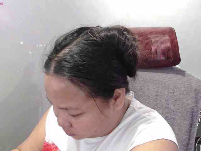 BubbleButtPinay webcam