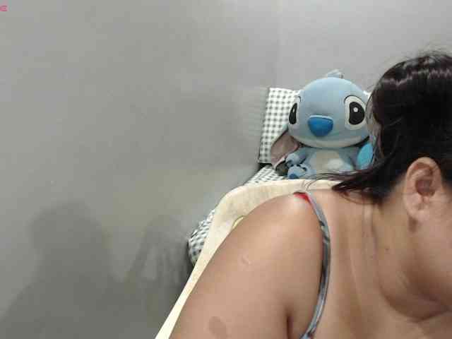 BubbleButtPinay webcam