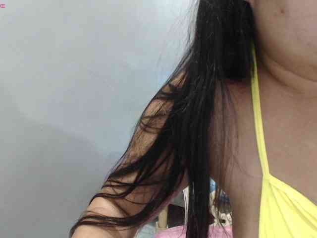 BubbleButtPinay webcam