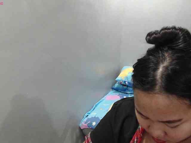 BubbleButtPinay webcam
