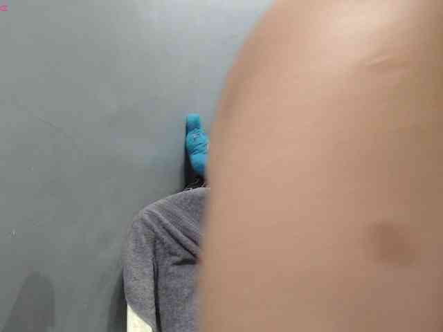 BubbleButtPinay webcam
