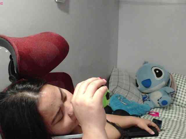 BubbleButtPinay webcam