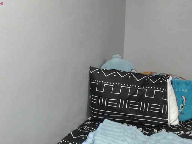 BubbleButtPinay webcam
