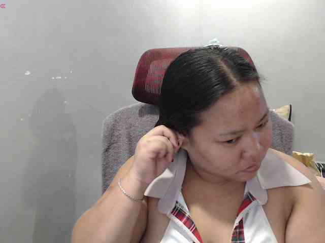 BubbleButtPinay webcam