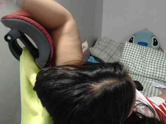 BubbleButtPinay webcam