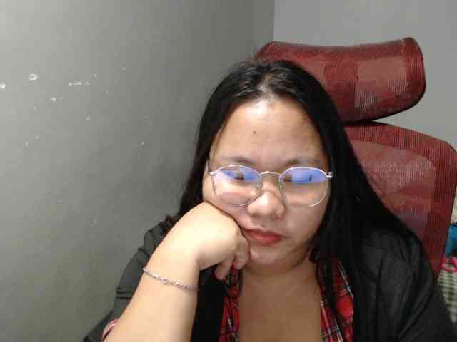 BubbleButtPinay webcam