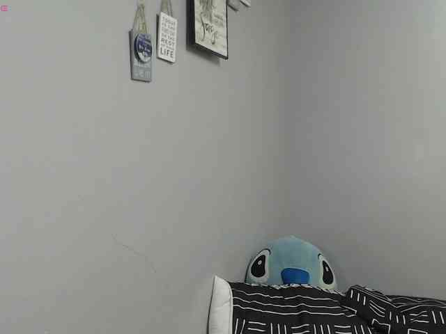 BubbleButtPinay webcam