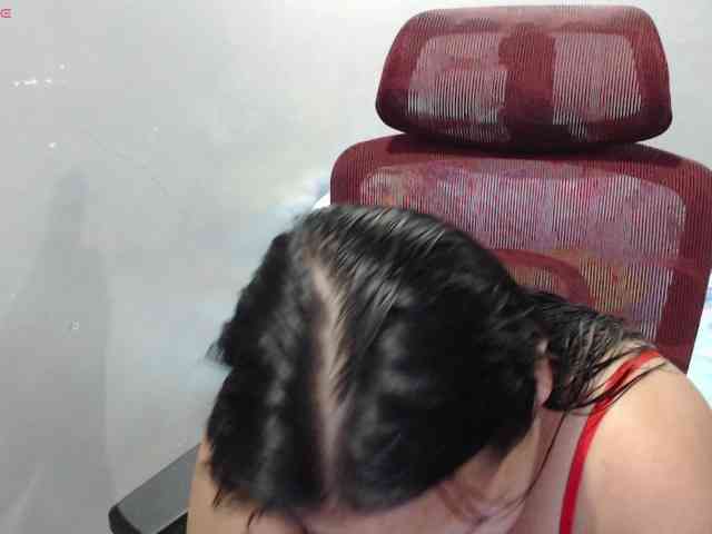 BubbleButtPinay webcam