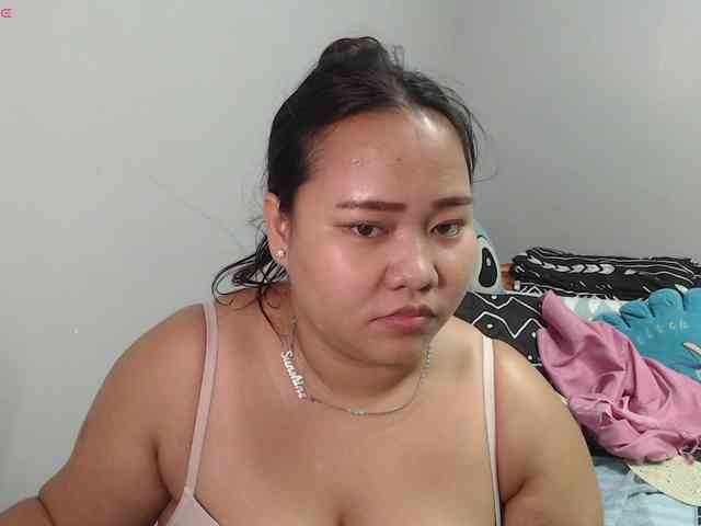 BubbleButtPinay webcam