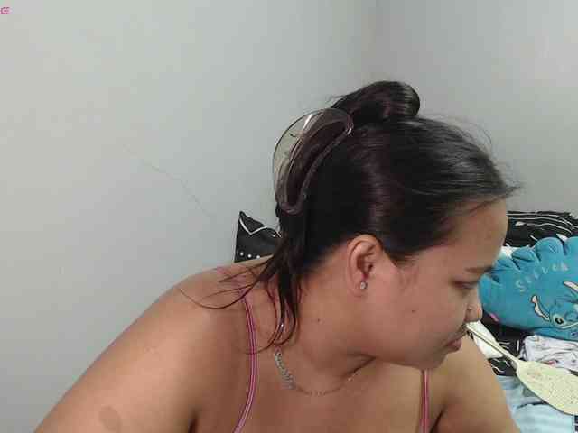 BubbleButtPinay webcam