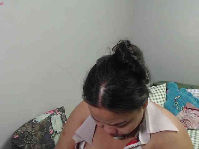 BubbleButtPinay webcam